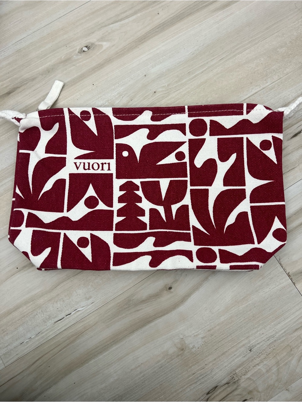 Vuori NWOT Red White Geometric Canvas Cosmetic Pouch